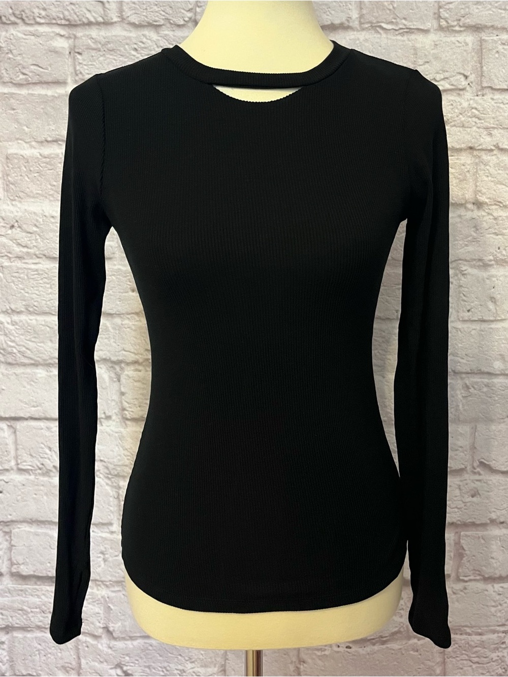 Long Sleeve Ribbed Cutout Tee